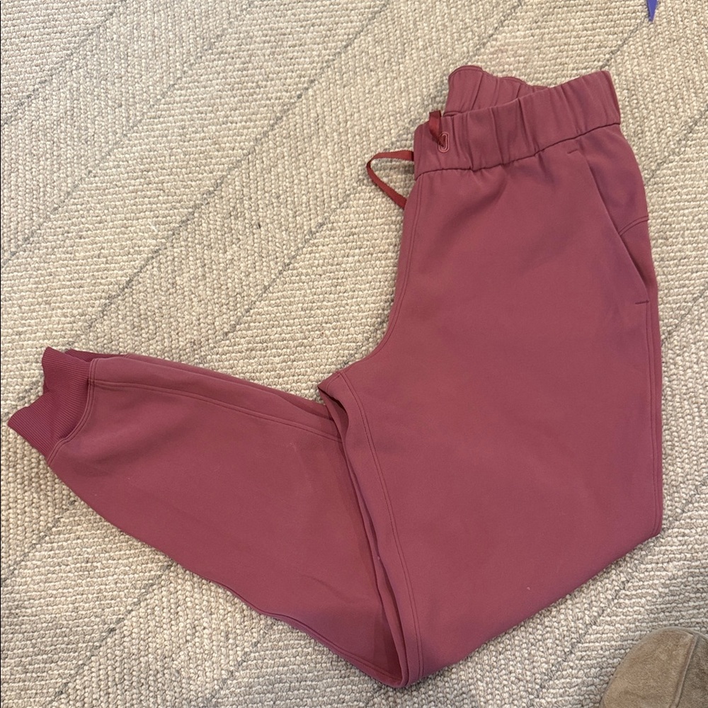 lululemon athletica Cropped Pants in Burgundy